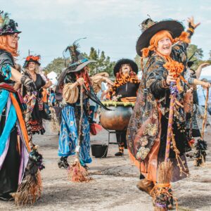 The Vintage Market - Wicked Pickin'